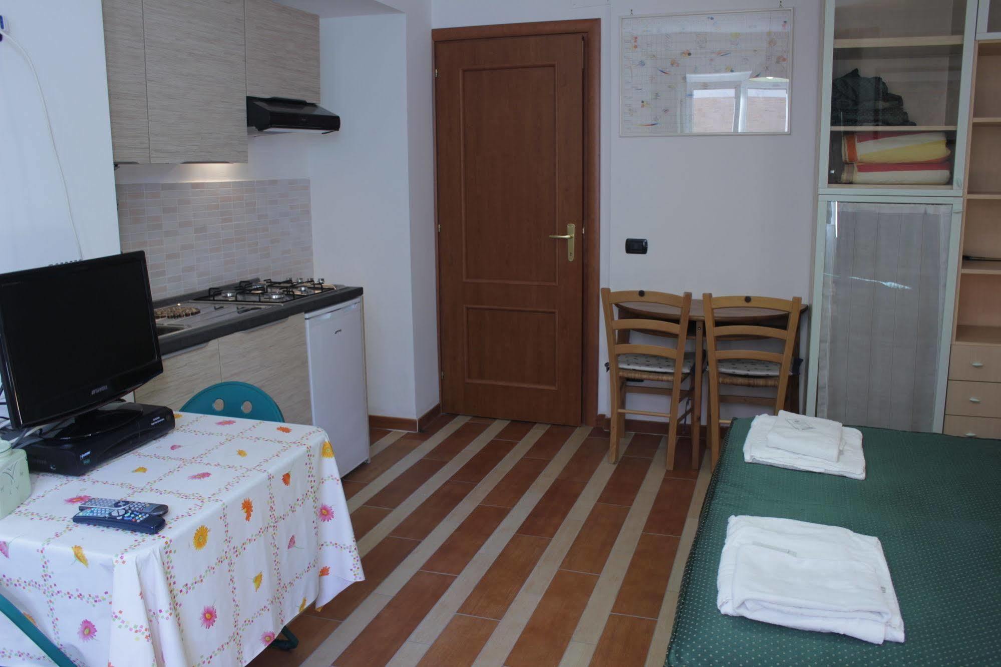 Tourist House Roma Aparthotel Kültér fotó