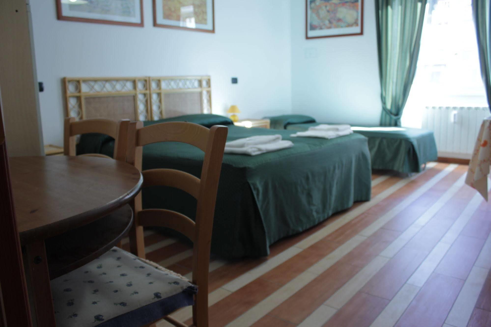 Tourist House Roma Aparthotel Kültér fotó