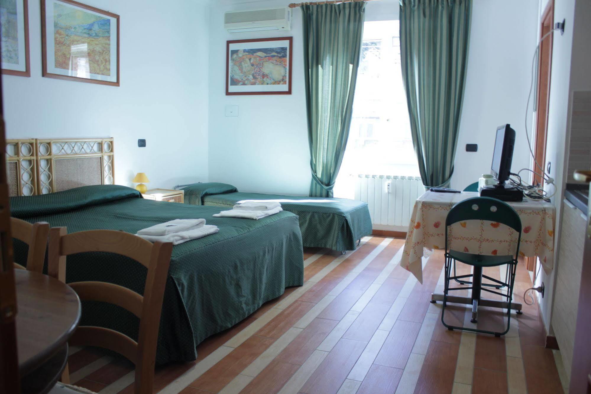 Tourist House Roma Aparthotel Kültér fotó