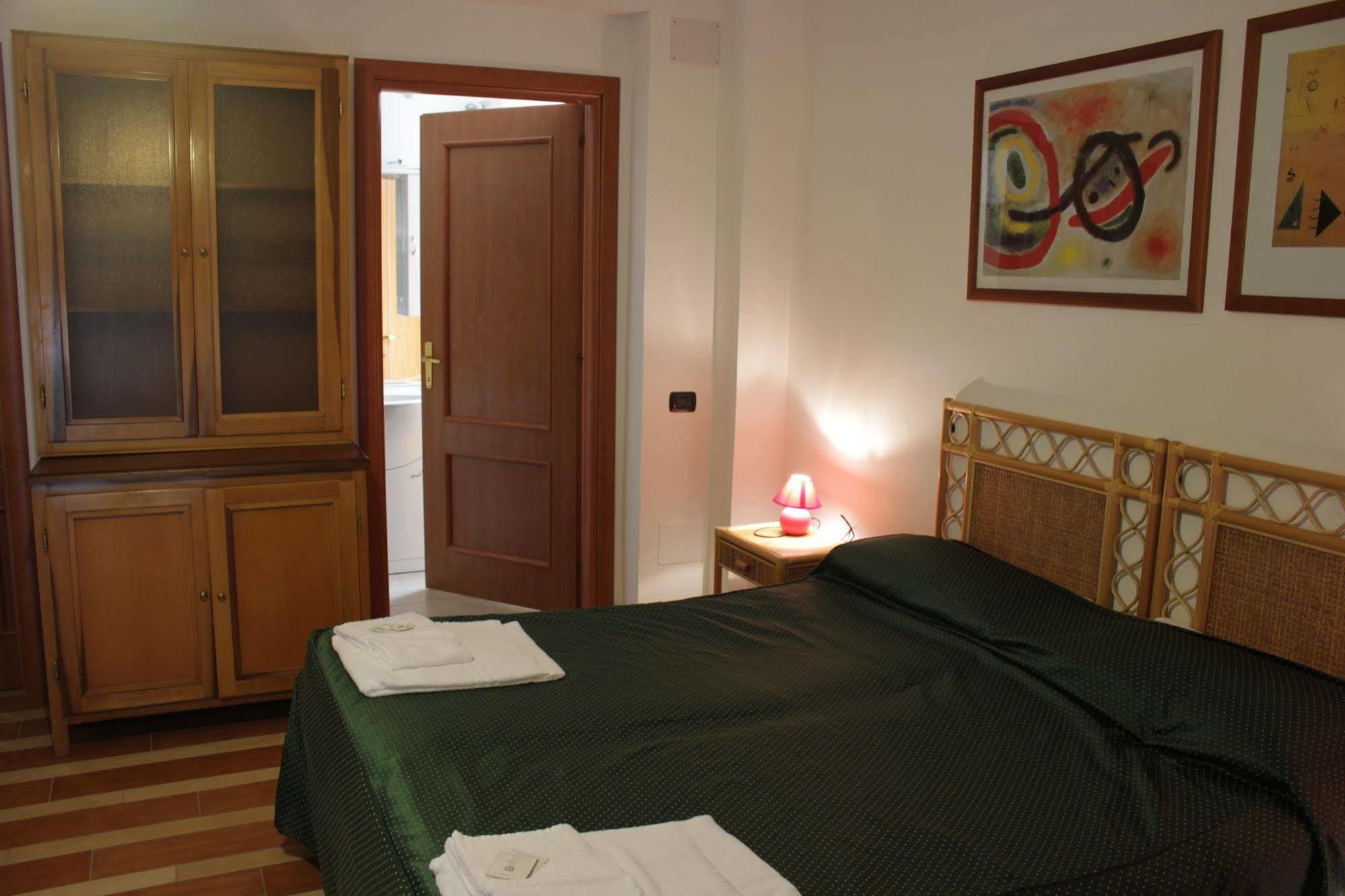 Tourist House Roma Aparthotel Kültér fotó