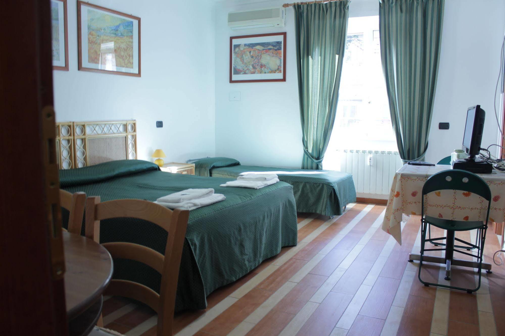 Tourist House Roma Aparthotel Kültér fotó