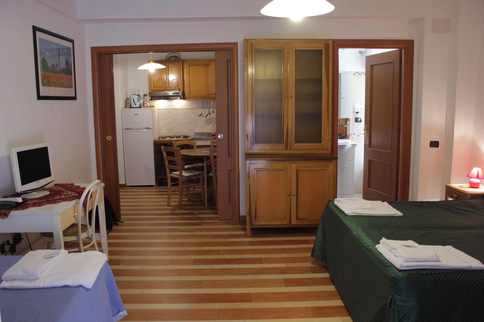 Tourist House Roma Aparthotel Kültér fotó