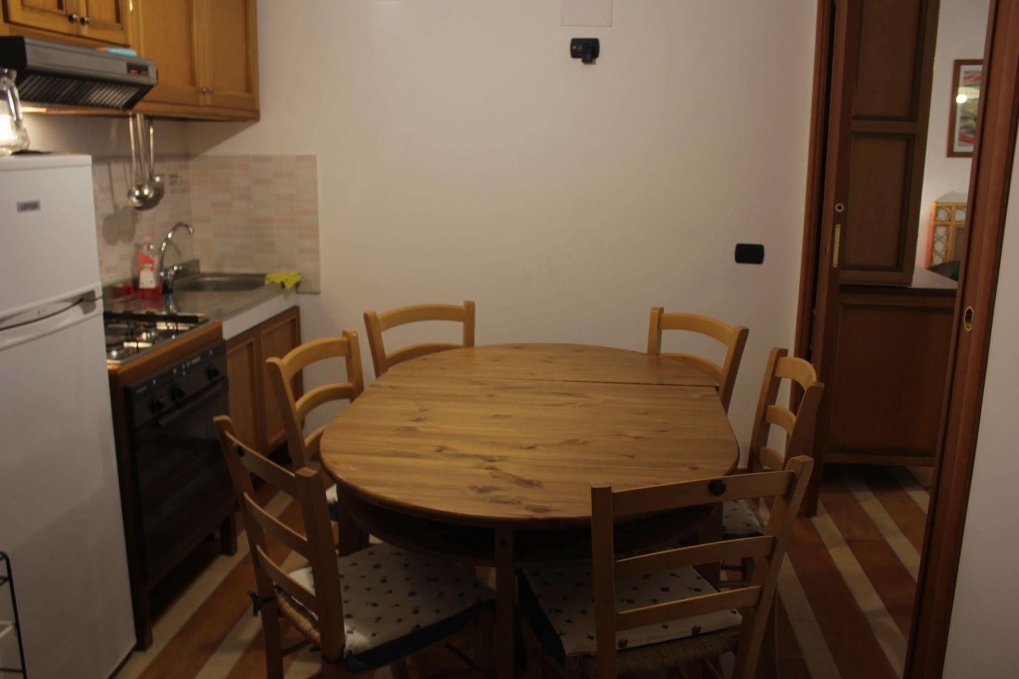 Tourist House Roma Aparthotel Kültér fotó