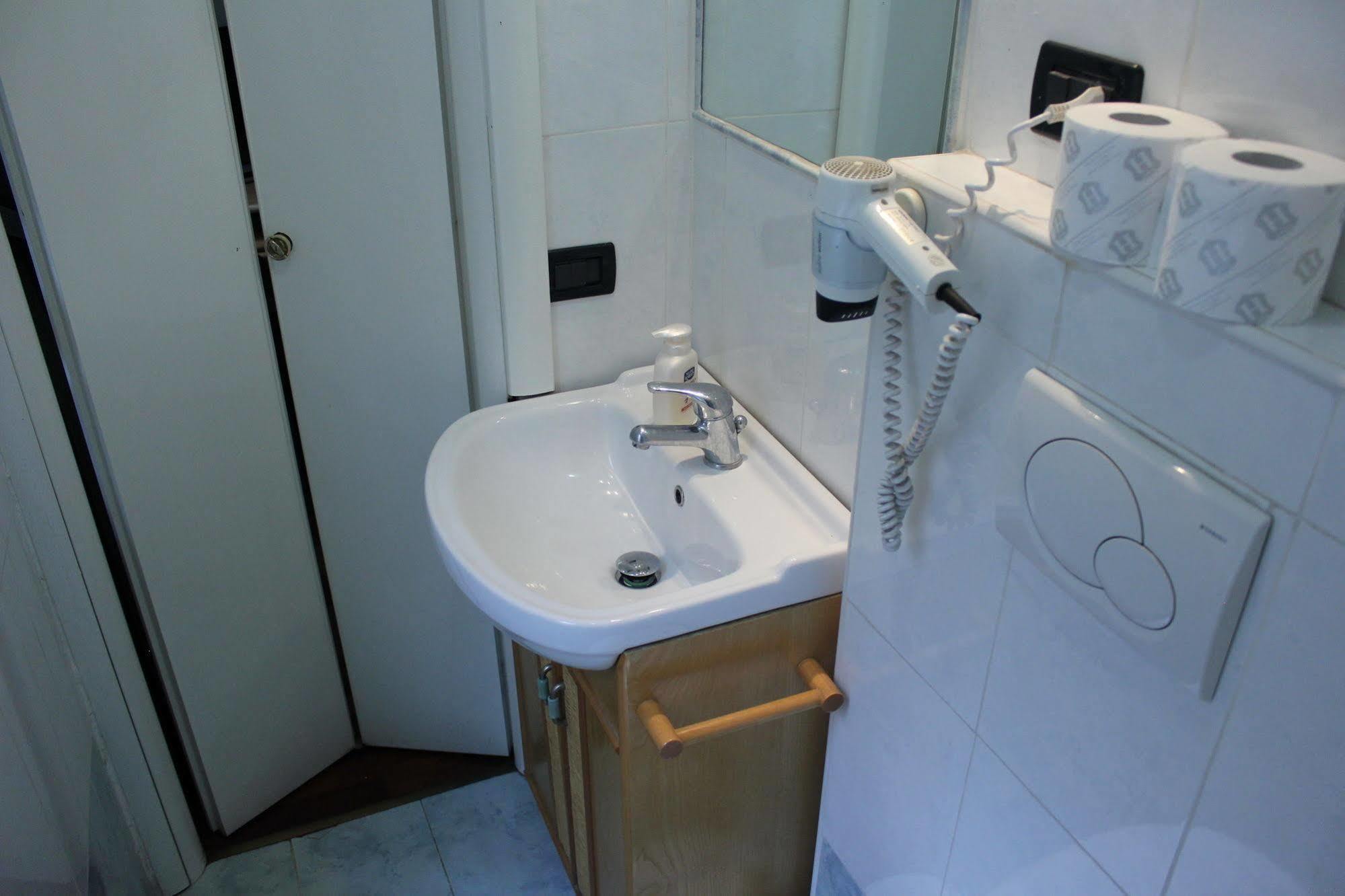 Tourist House Roma Aparthotel Kültér fotó